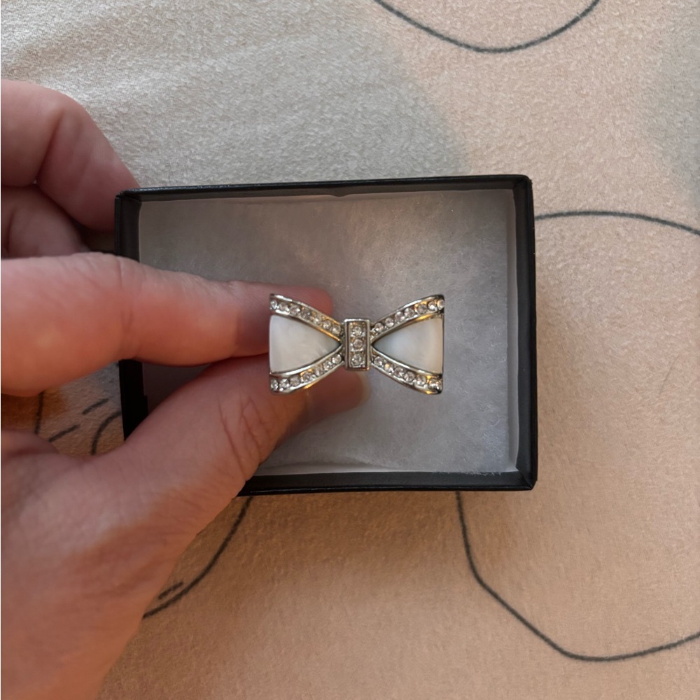 Park lane Elegant White Crystal Bow ring